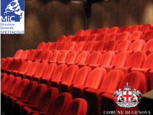 poltrone di teatro e il logo del Mic e del Comune di Genova