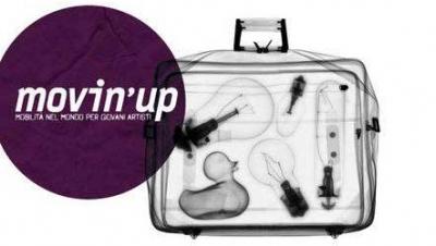 valigia con tondo e il nome movin'up